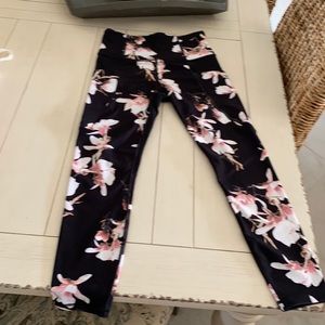 Athleta Capri Leggings